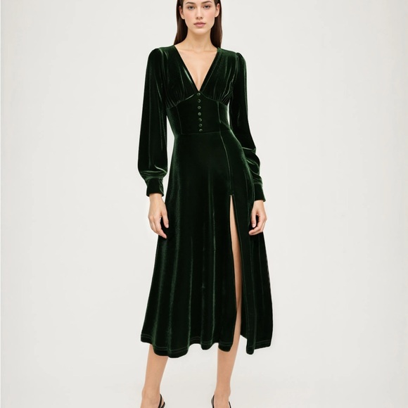 Cider Deep Green Velvet Long Sleeve Dress - Picture 1 of 15
